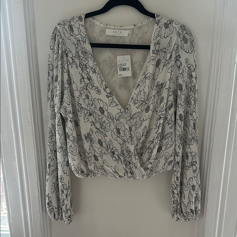 Astr Gray and White Wrap Blouse with Long Sleeves
